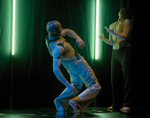 bild: Occasion-Dance-Theatre-Foto-Radoslaw-Orlowski.gif